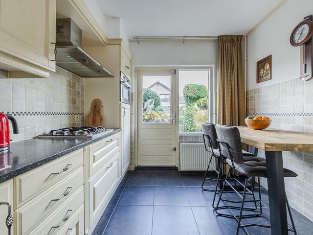 Kokhaan 6, Philippine