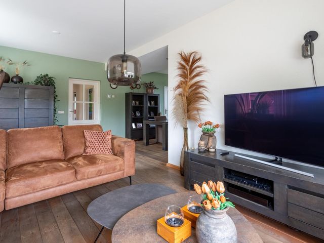 Florastraat 27, Boven-Leeuwen