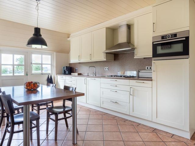 Florastraat 27, Boven-Leeuwen