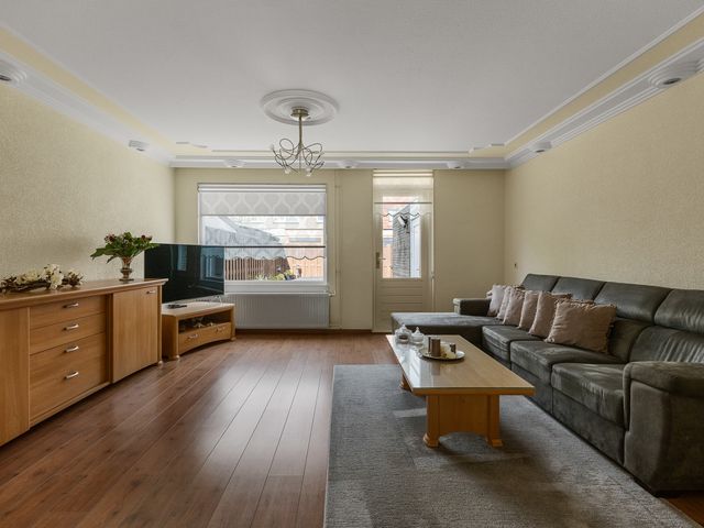 Nieuwendamstraat 16, Zaandam