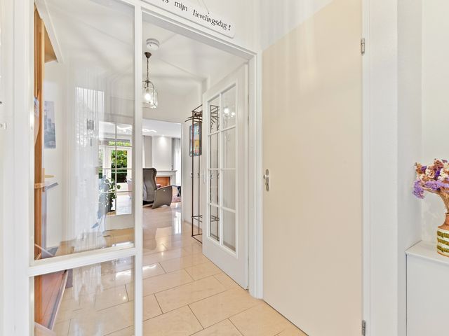 Kluishof 30, Maasland