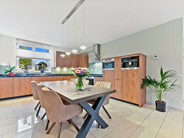 Kluishof 30, Maasland