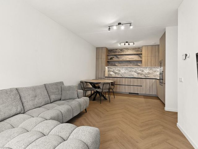 Beneluxlaan 919, Almere