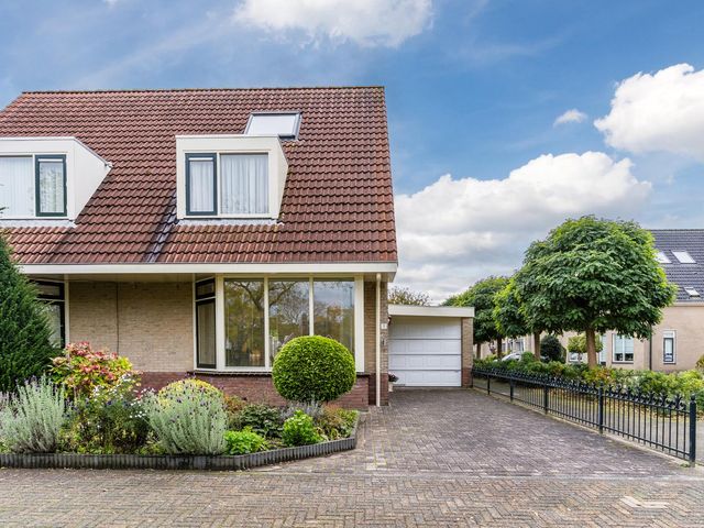 Het Erf 11, Bovenkarspel