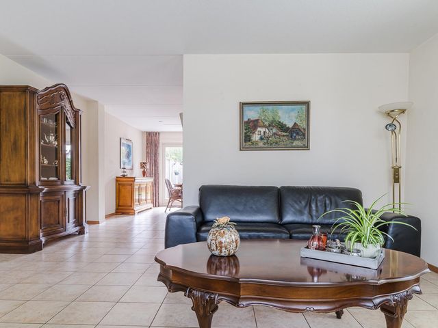 Het Erf 11, Bovenkarspel