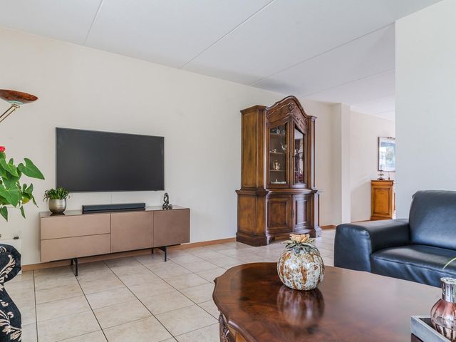 Het Erf 11, Bovenkarspel