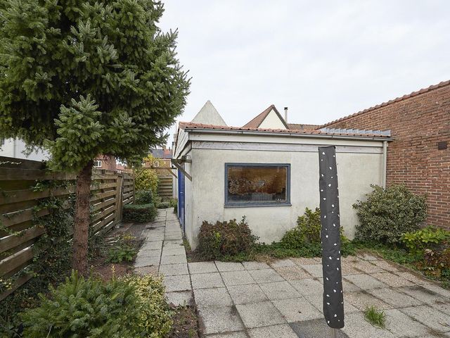 Westdam 77, Sas van Gent