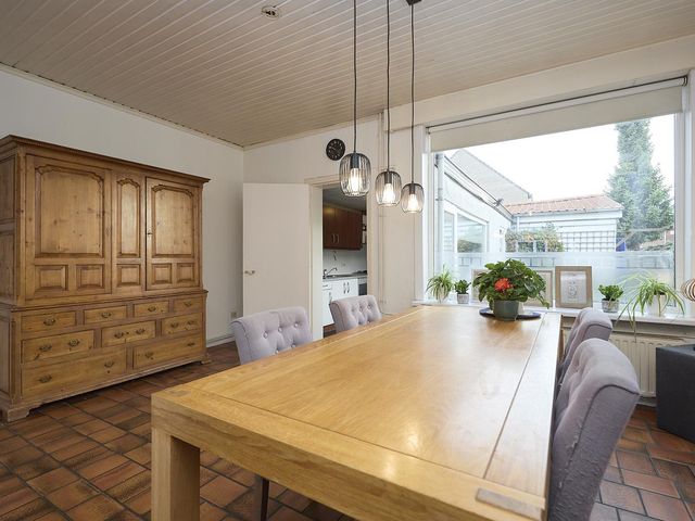 Westdam 77, Sas van Gent