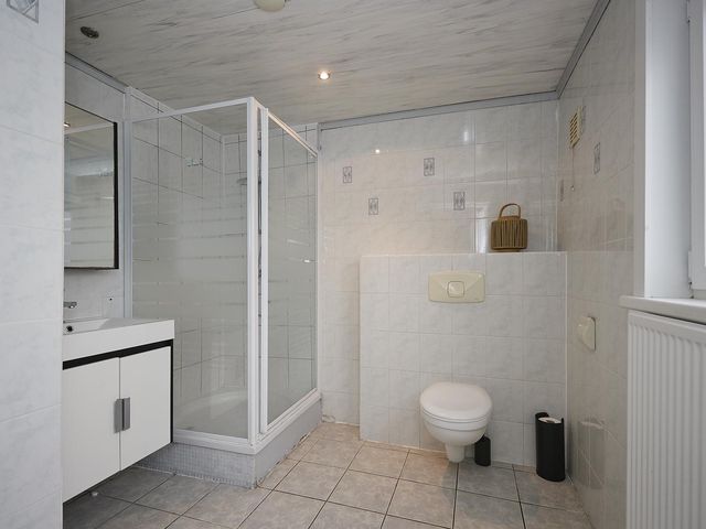 Westdam 77, Sas van Gent