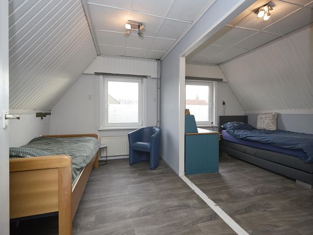 Westdam 77, Sas van Gent