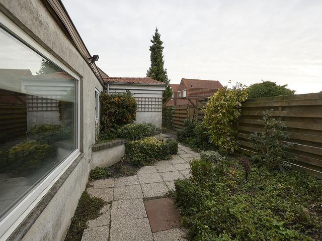 Westdam 77, Sas van Gent