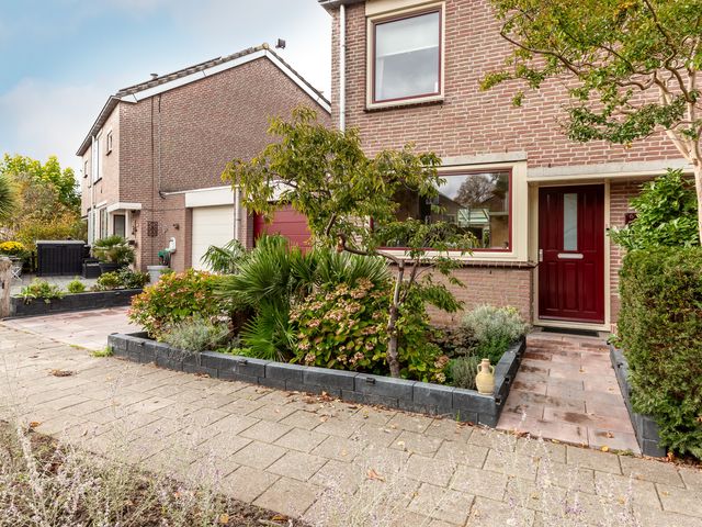 Alban Bergstraat 6, Almere