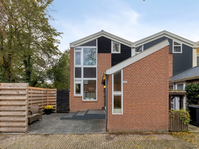 Golfslag 127, Groningen