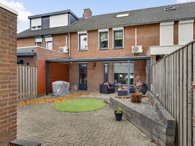 Magnoliastraat 42, Nederweert