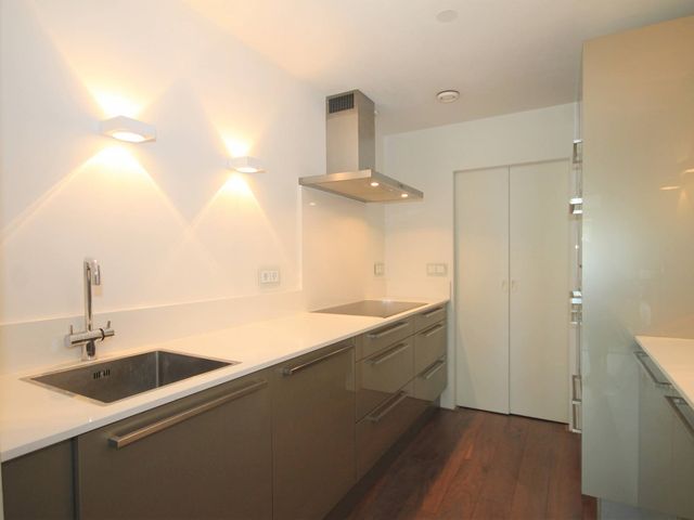 Waldeck Pyrmontkade 105, 's-Gravenhage