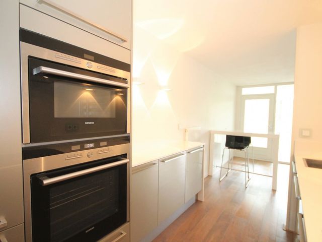 Waldeck Pyrmontkade 105, 's-Gravenhage