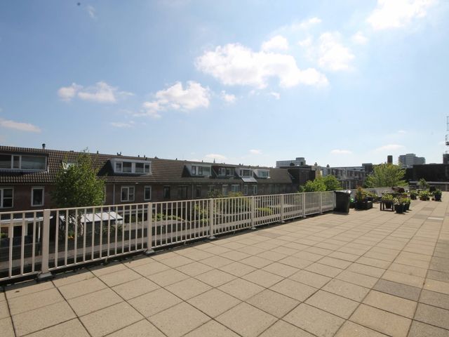 Waldeck Pyrmontkade 105, 's-Gravenhage