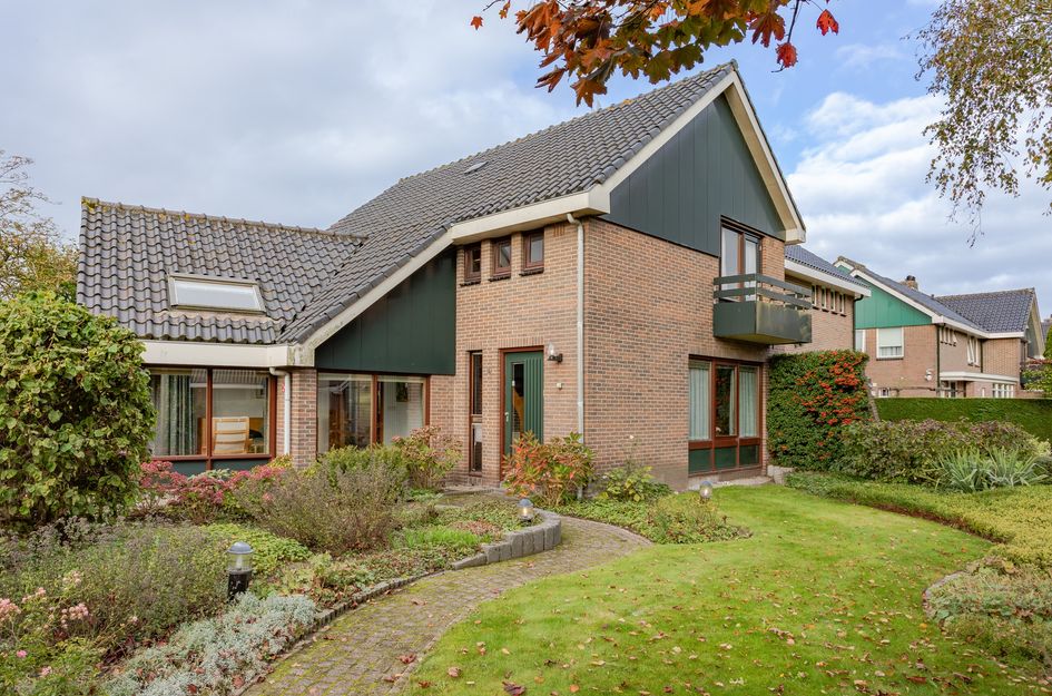 Dr. C.J.K. Van Aalstweg 17