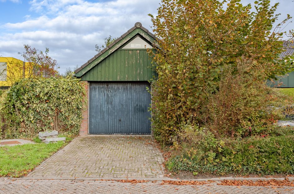 Dr. C.J.K. Van Aalstweg 17