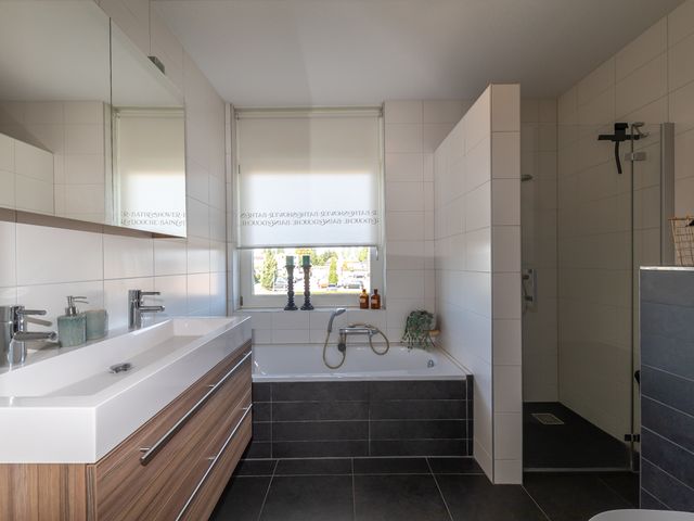 Emailleerstraat 2, Gaanderen