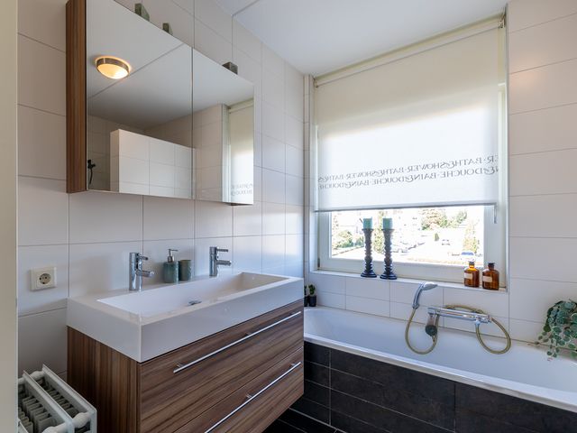 Emailleerstraat 2, Gaanderen