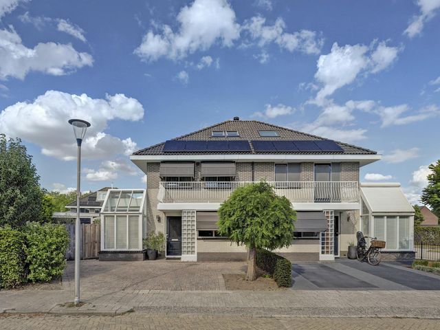 Helen Parkhurstweg 4, Oud-Beijerland