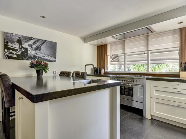 Helen Parkhurstweg 4, Oud-Beijerland