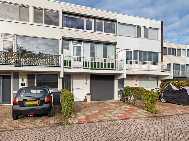 Rode Klaver 81, Uithoorn