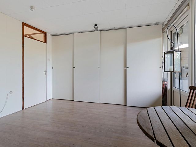 Rode Klaver 81, Uithoorn