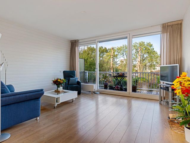 Rode Klaver 81, Uithoorn