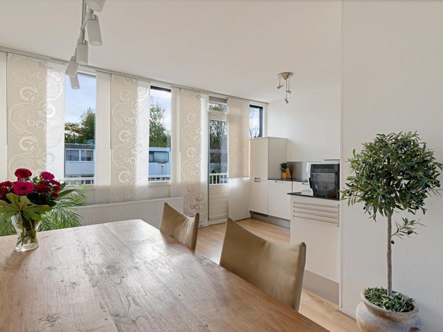 Rode Klaver 81, Uithoorn