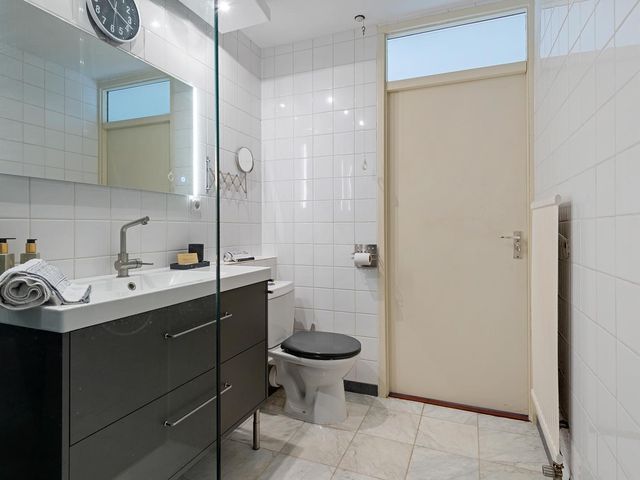 Rode Klaver 81, Uithoorn