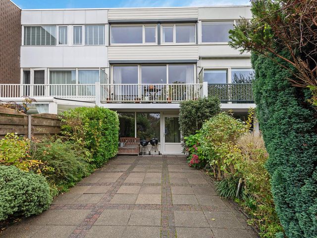 Rode Klaver 81, Uithoorn