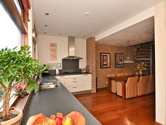 Auvergnestraat 28, Bergen op Zoom