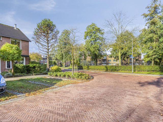 Lindelaan 2, Hoogland