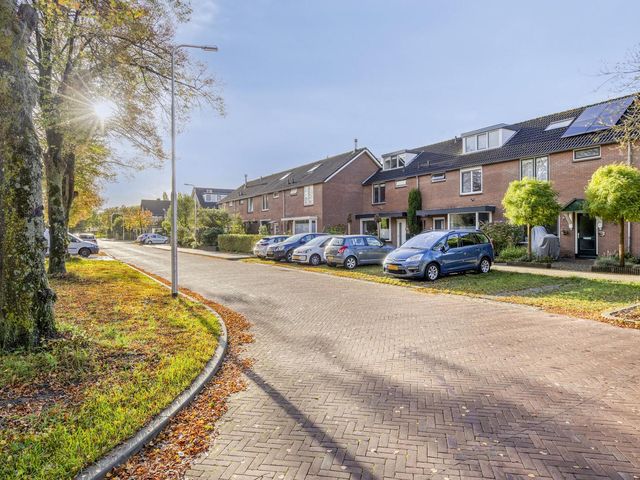 Lindelaan 2, Hoogland