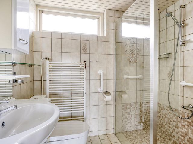 Lindelaan 2, Hoogland