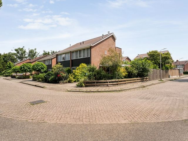 Wielewaalstraat 26, Hardenberg