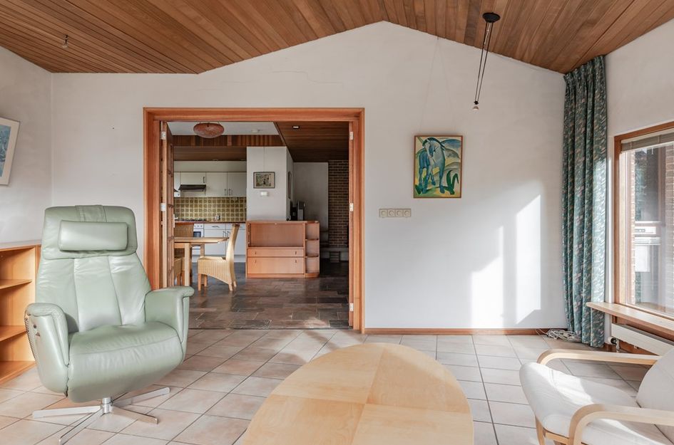 Dr. C.J.K. van Aalstweg 17