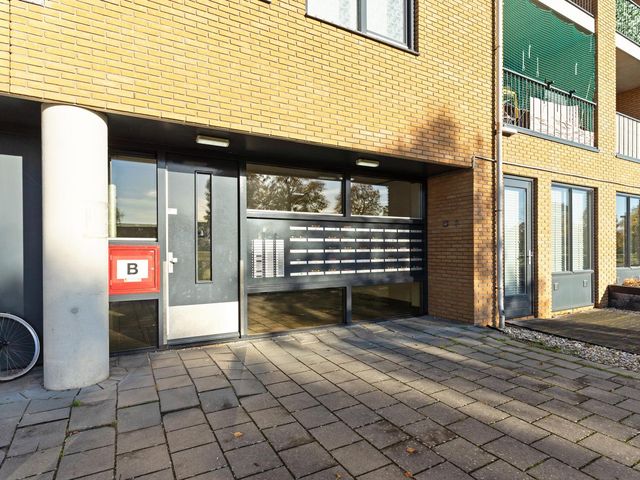 Makassarhof 48, Almere