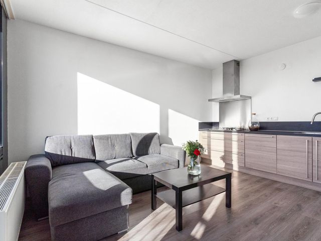 Makassarhof 48, Almere