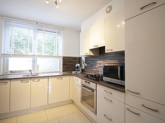 Albert van Dalsumlaan 33, Amstelveen