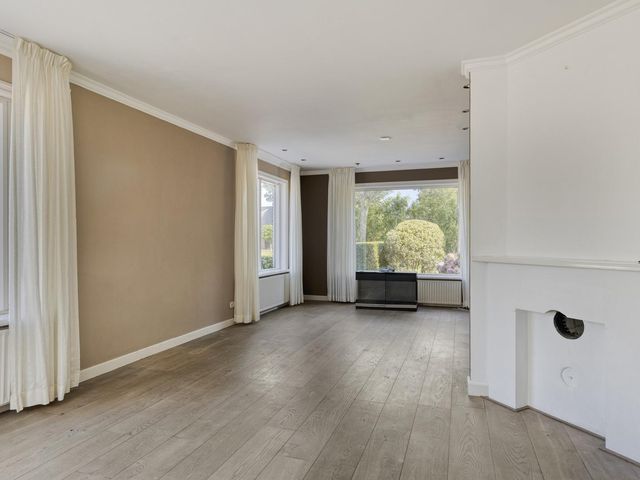 Kerkstraat 81, Waarland