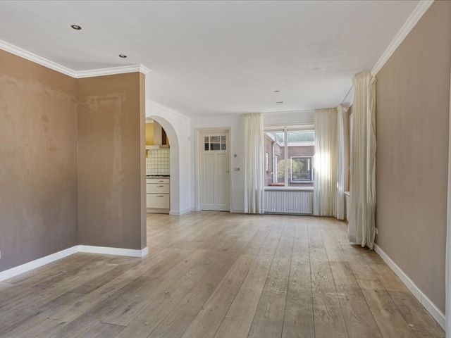 Kerkstraat 81, Waarland