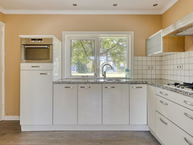 Kerkstraat 81, Waarland