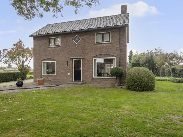 Kampsestraat 9, Angeren