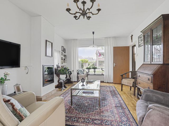 Kampsestraat 9, Angeren