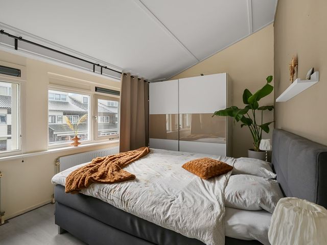 De Spin 38, Uitgeest