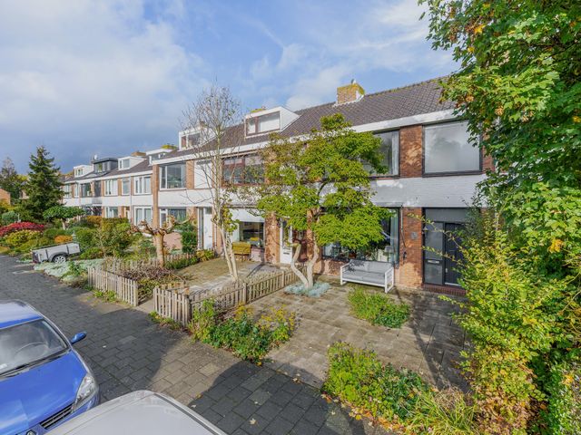 v Mecklenburg Schwerinln 34, Waddinxveen