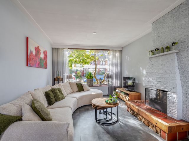 v Mecklenburg Schwerinln 34, Waddinxveen